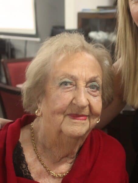 Elaine Tollen